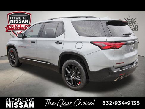 Used 2023 Chevrolet Traverse Premier w/ Redline Edition FWD image 5