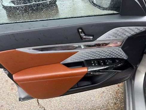 Certified 2023 BMW i7 xDrive60 w/ Executive Package 2 image 11