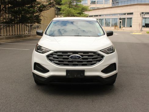 Used 2020 Ford Edge SE FWD image 3