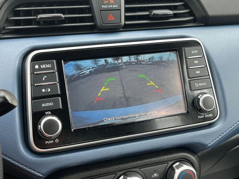 Used 2025 Nissan Versa SV FWD image 21
