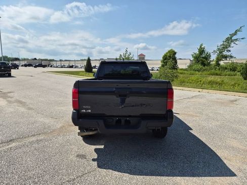 Used 2025 Toyota Tacoma SR AWD/4WD image 6
