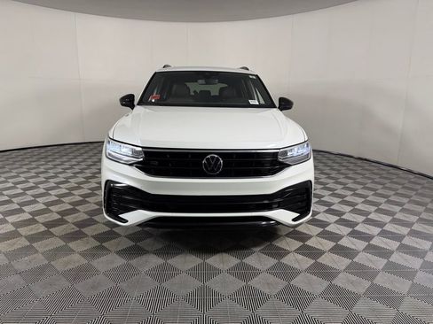 Used 2024 Volkswagen Tiguan SE R-Line FWD image 5