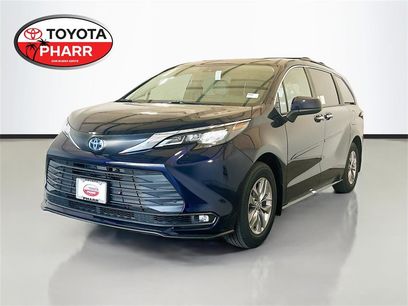 New 2025 Toyota Sienna XLE