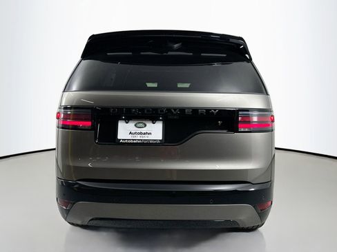 Certified 2024 Land Rover Discovery Dynamic SE image 5
