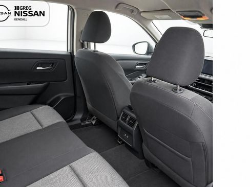 Used 2024 Nissan Rogue SV FWD image 13