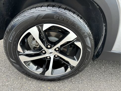 Certified 2024 Chevrolet Trax RS w/ Driver Confidence Package FWD image 23