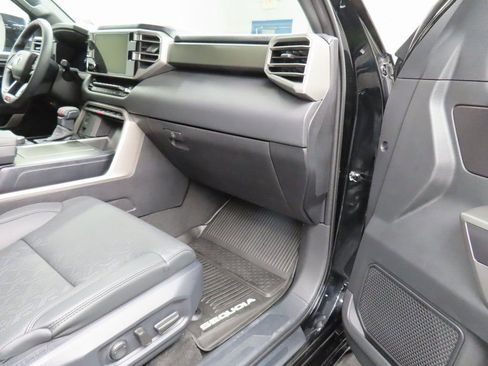 Used 2025 Toyota Sequoia SR5 image 29