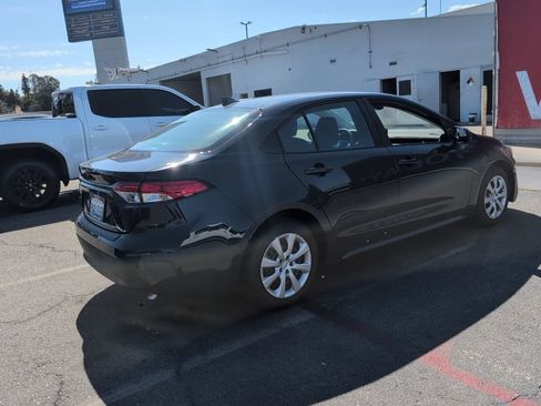 Certified 2025 Toyota Corolla LE FWD image 5