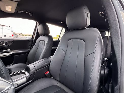 Used 2024 Mercedes-Benz GLB 250 image 24