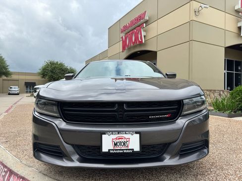 Used 2022 Dodge Charger SXT w/ Leather Interior Group image 3