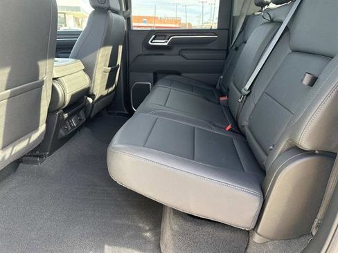 Used 2025 GMC Sierra 2500 SLT image 16