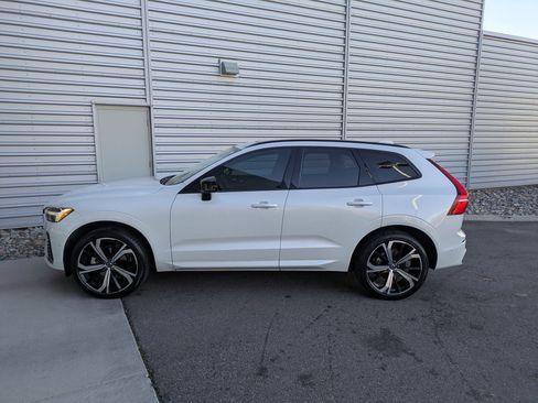 Used 2025 Volvo XC60 B5 Ultra w/ Protection Package Premier image 2