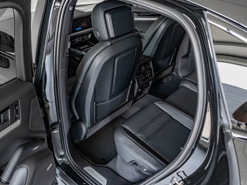 Certified 2025 Porsche Cayenne Coupe AWD/4WD image 25