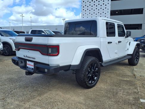 Used 2025 Jeep Gladiator Sport AWD/4WD image 27