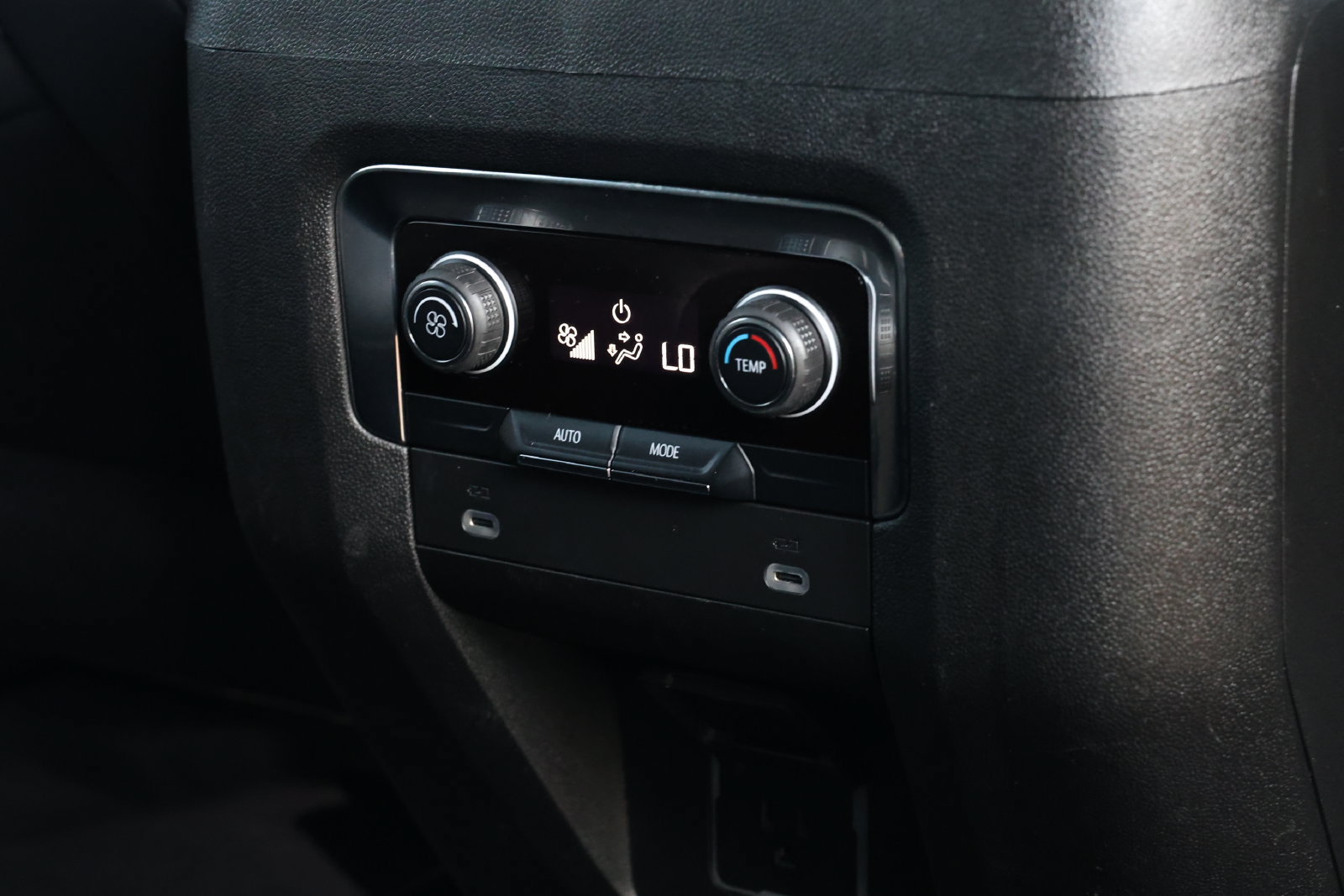 Used 2024 Chevrolet Tahoe LT RWD image 33