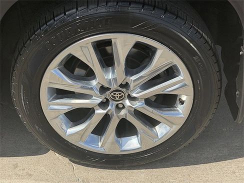 Used 2020 Toyota Highlander Limited image 8