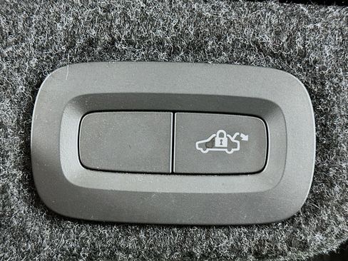 Used 2019 Volvo S60 T6 Inscription image 31