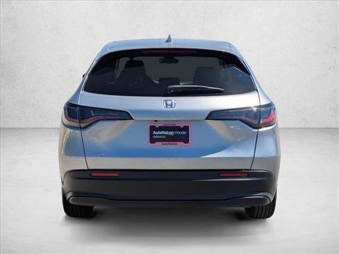 Used 2027 Honda HR-V LX image 7