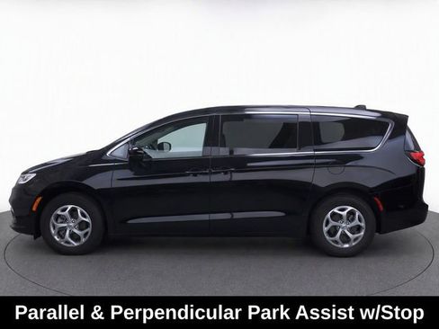Used 2024 Chrysler Pacifica Limited AWD/4WD image 7