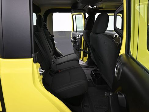 Used 2023 Jeep Gladiator Sport image 29