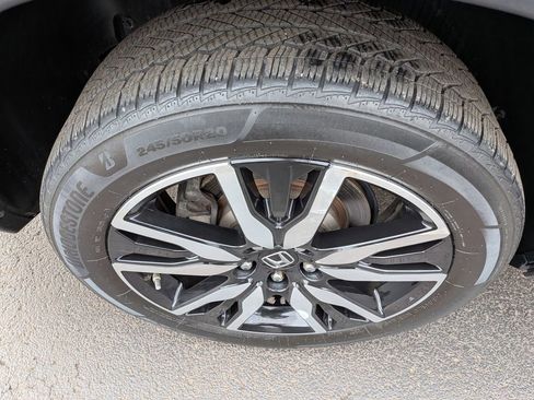 Used 2021 Honda Pilot Touring image 9