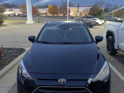 Used 2017 Toyota Yaris iA image 1