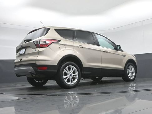 Used 2017 Ford Escape SE AWD/4WD image 55