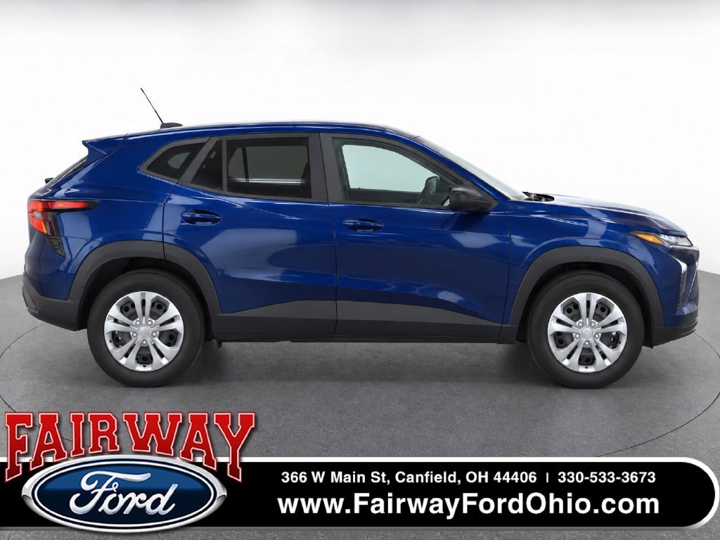 Used 2024 Chevrolet Trax LS FWD image 1
