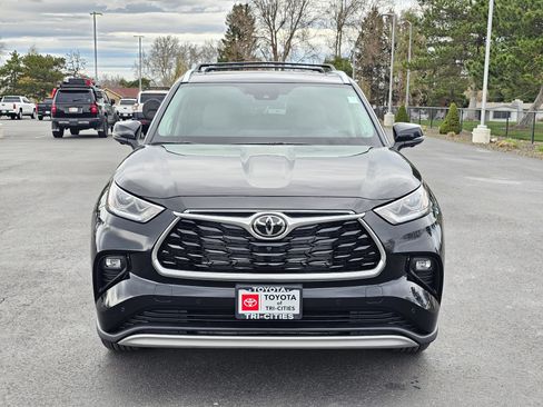 New 2026 Toyota Highlander Platinum AWD/4WD image 7