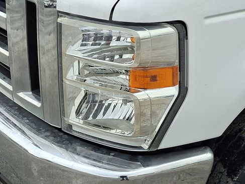 Used 2013 Ford E-350 and Econoline 350 XLT image 9