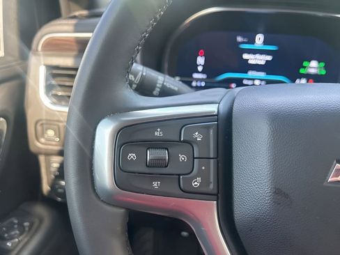 Used 2024 Chevrolet Suburban Z71 w/ Luxury Package AWD/4WD image 25