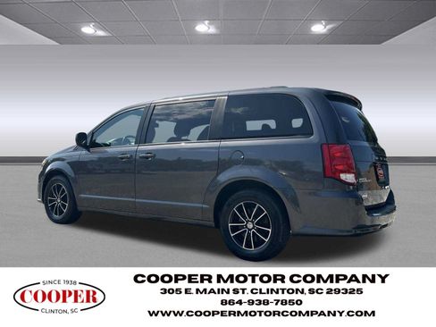 Used 2018 Dodge Grand Caravan GT FWD image 3