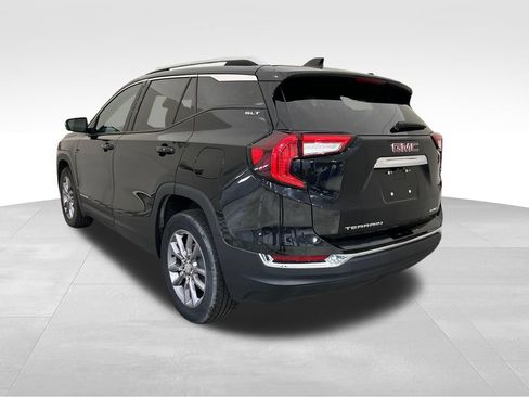 Used 2024 GMC Terrain SLT AWD/4WD image 3