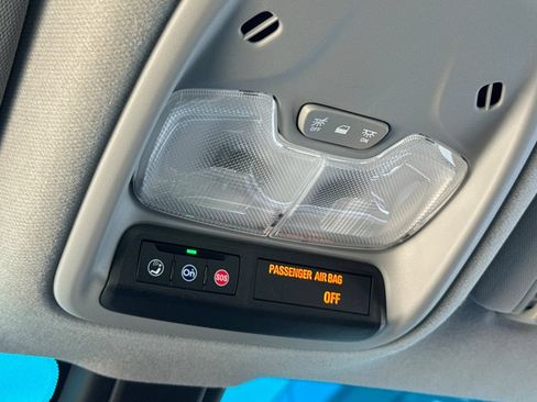 Used 2023 Chevrolet Bolt LT w/ Infotainment Package FWD image 24