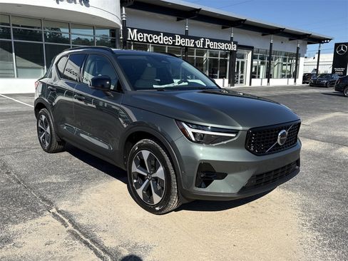 New 2026 Volvo XC40 B5 Plus w/ Protection Package Premier image 7