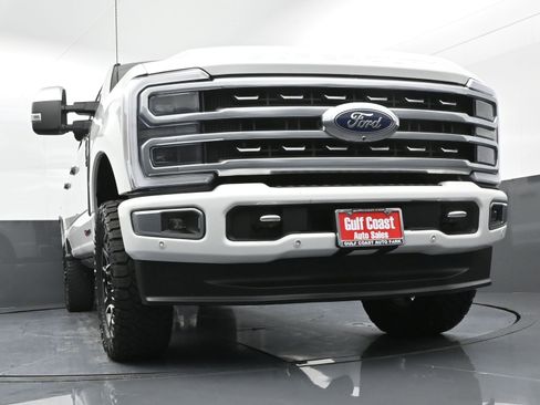 Used 2024 Ford F250 Platinum image 31