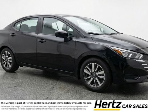 Used 2025 Nissan Versa SV image 1