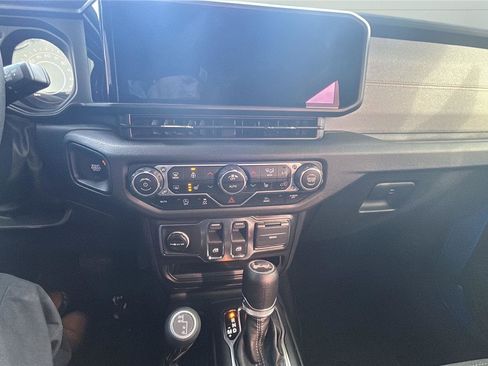 Used 2024 Jeep Wrangler Sport S image 19