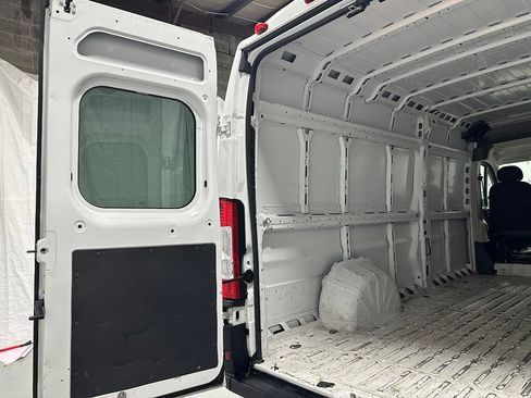 Used 2022 RAM ProMaster 3500 w/ Premium Convenience Group (B) FWD image 39