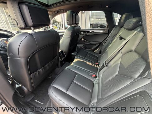 Used 2018 Porsche Macan Sport Edition AWD/4WD image 43