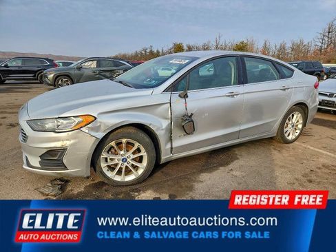 Used 2019 Ford Fusion SE image 1