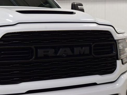 Used 2024 RAM 2500 Limited image 9