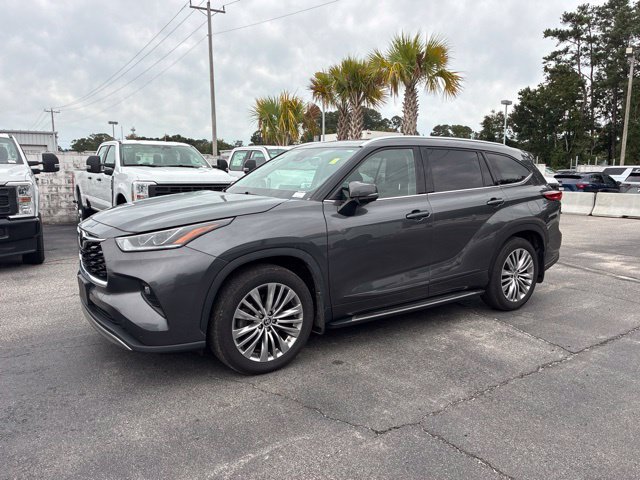 Used 2023 Toyota Highlander Platinum AWD/4WD image 5