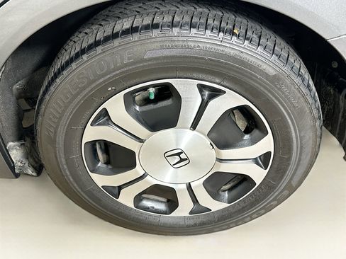 Used 2013 Honda Civic 4dr Sdn L4 CVT image 11