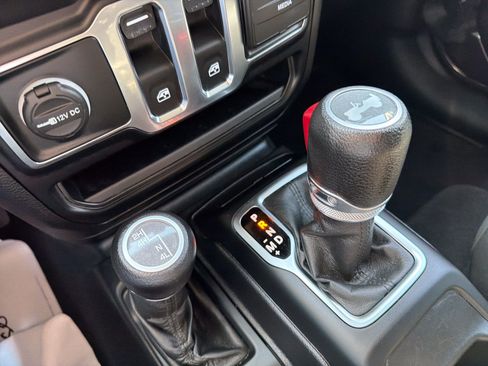 Used 2021 Jeep Wrangler Willys AWD/4WD image 29