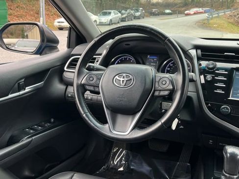 Used 2018 Toyota Camry L image 17