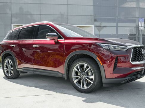 Used 2023 INFINITI QX60 Luxe image 3