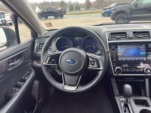 Used 2018 Subaru Outback 2.5i Limited image 17