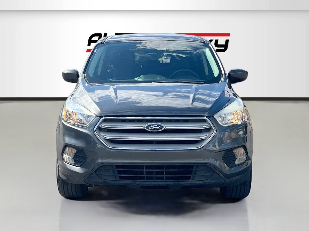 Used 2019 Ford Escape SE FWD image 2
