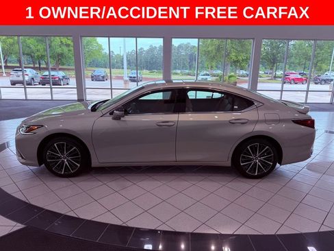 Used 2025 Lexus ES 300h w/ Premium Package FWD image 4
